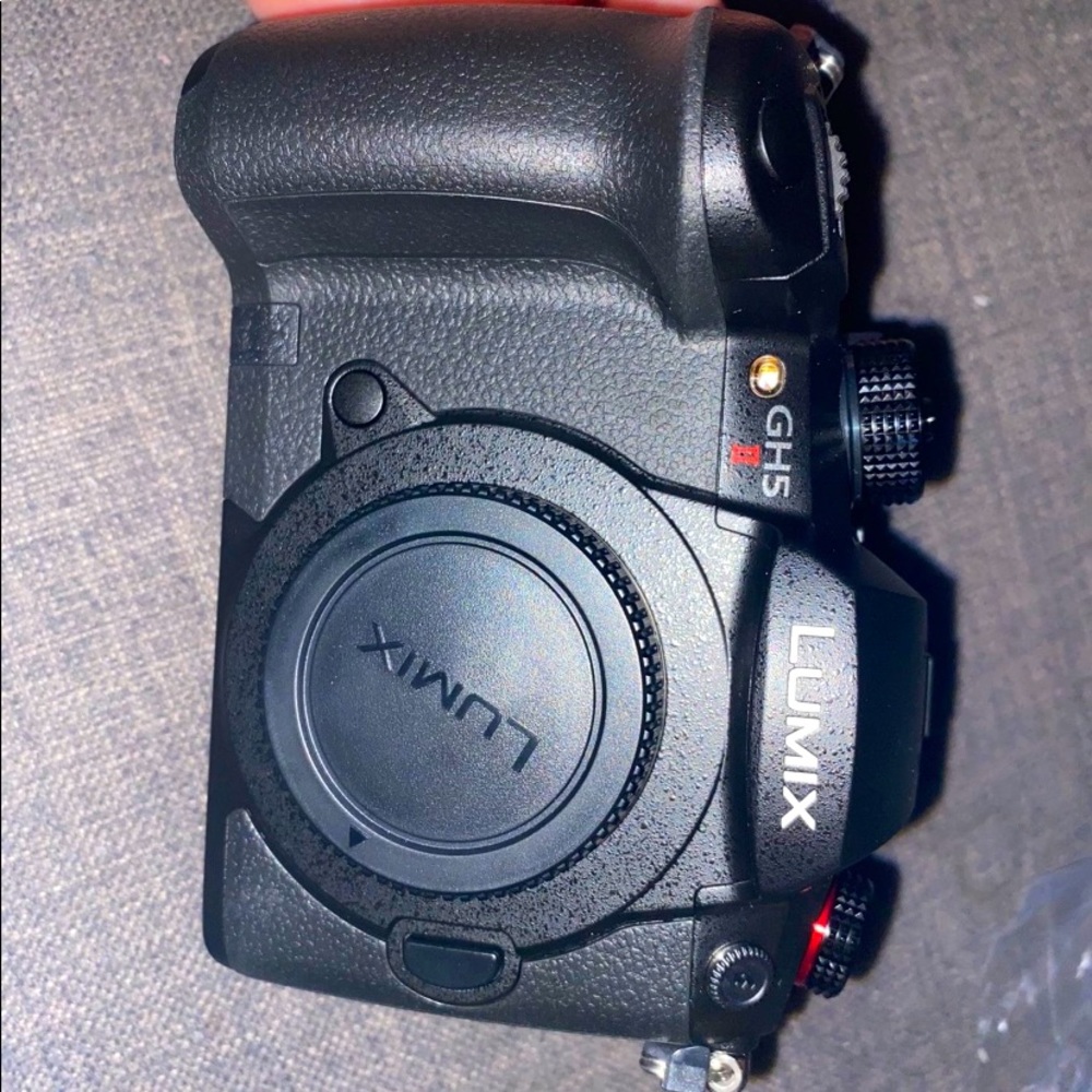 Brand new , only used once! It’s a LUMIX GH5 ii camera.